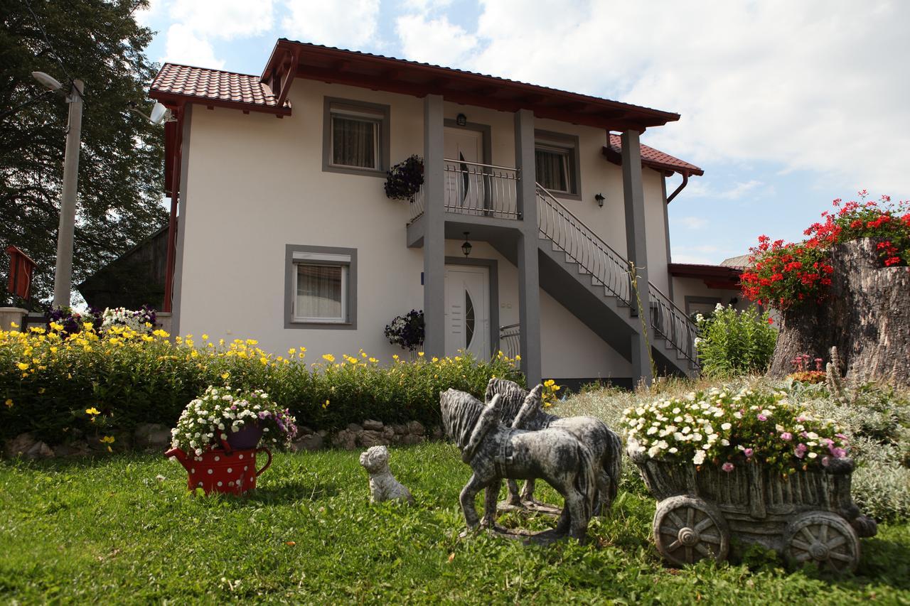 Guesthouse Samolov Vrhovine Exterior foto